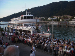 15. August 2004 - Wallfahrt auf dem Bodensee; Begegnung mit Kardinal Georg Sterzinsky .